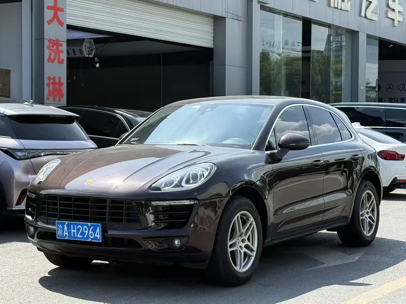 Porsche Macan — фото 1