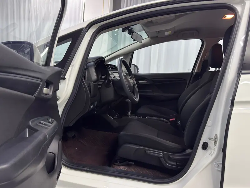 Honda Fit — фото 11
