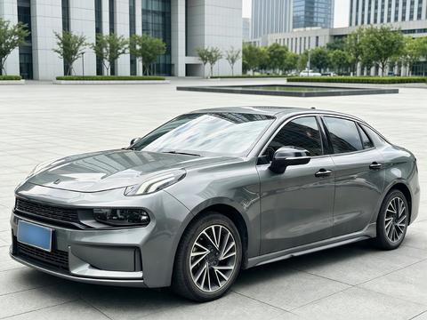 Lynk & Co 03