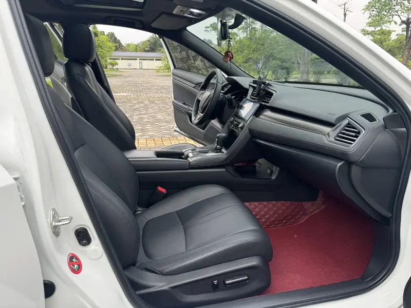Honda Civic — фото 12