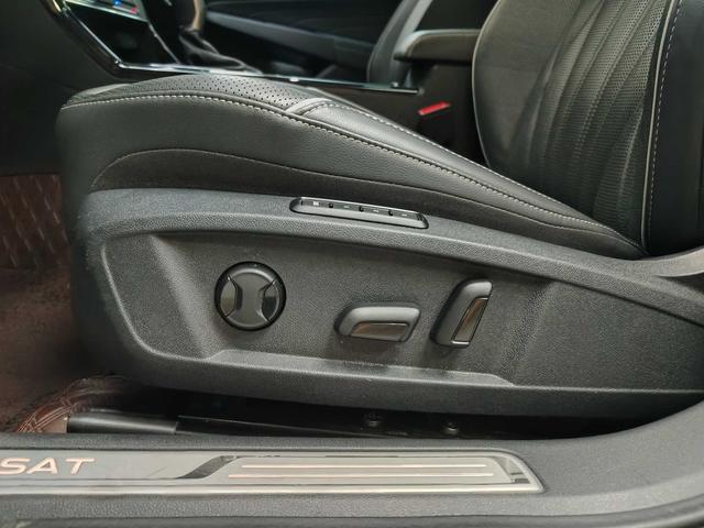 Volkswagen Passat id 4392348 из Китая 19