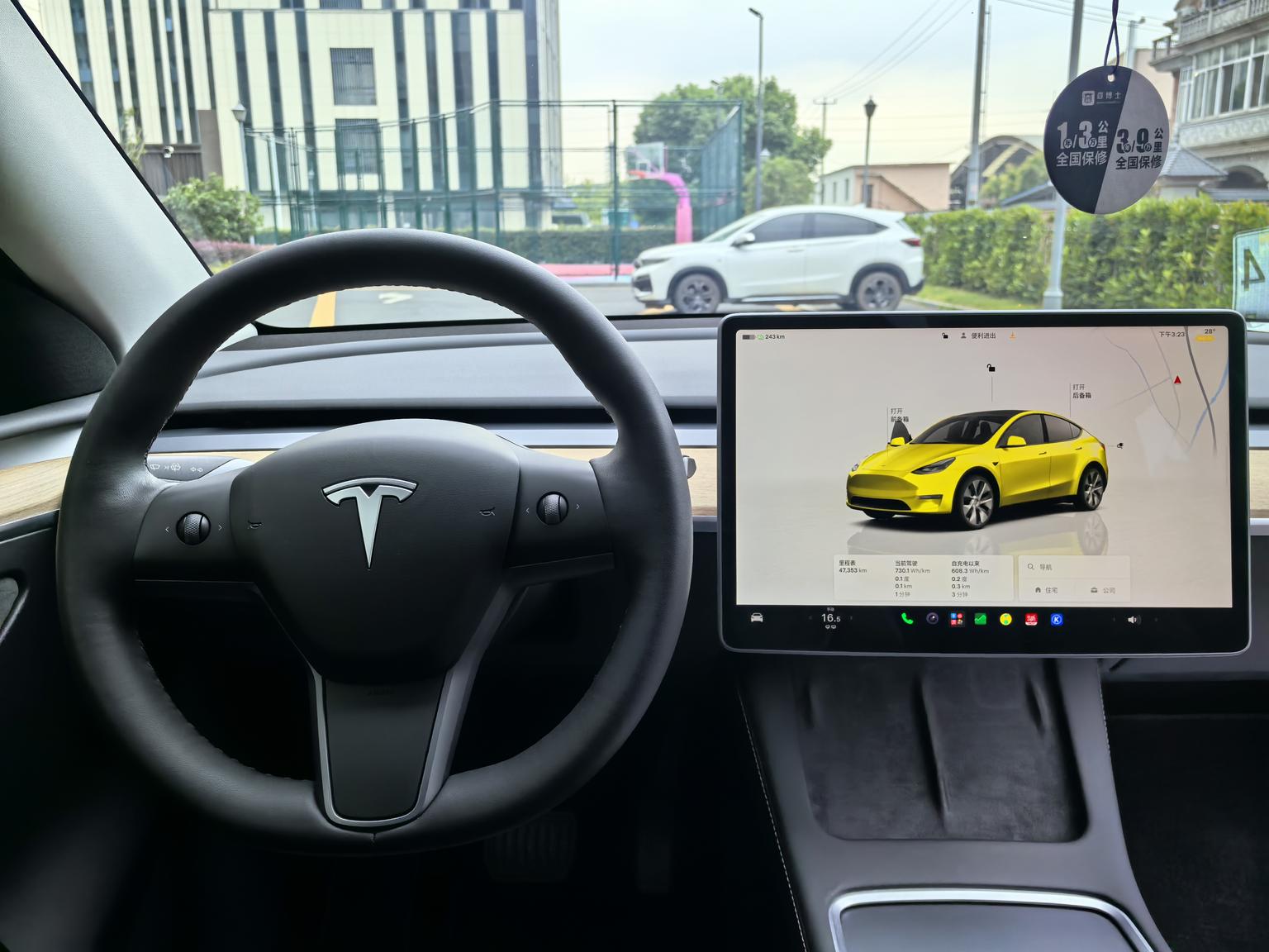 Tesla Model Y: фотография 14 из 18