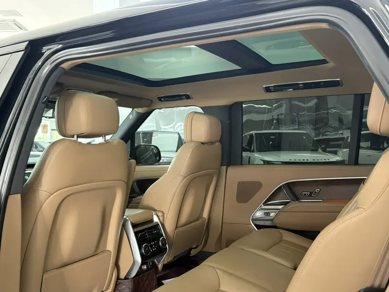 Land Rover Range Rover 3.0 L6 400PS 7 мест — фото 10