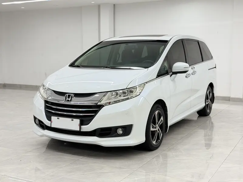 Honda Odyssey — фото 1
