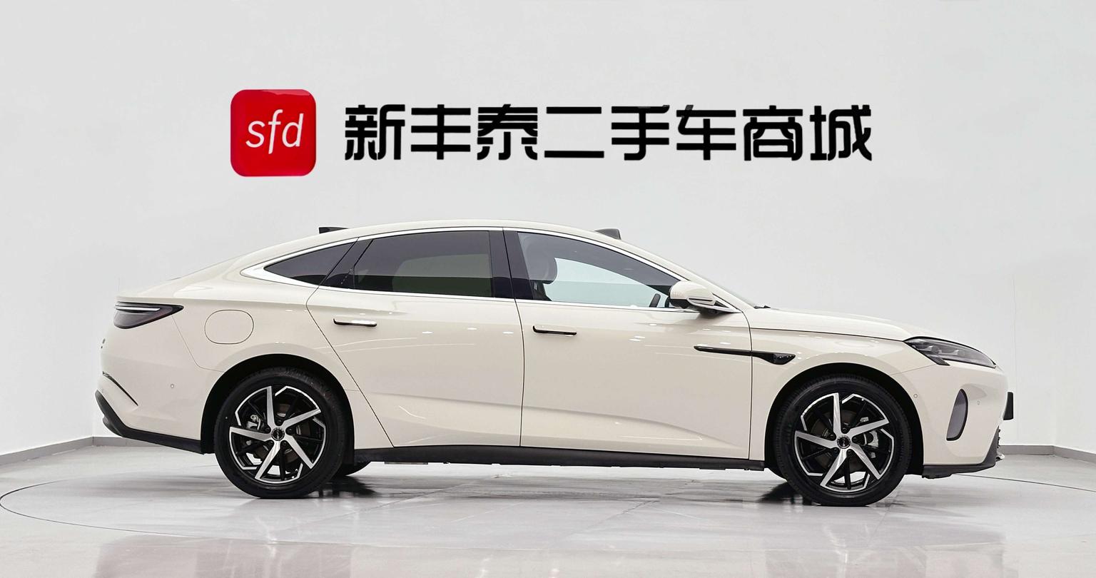 BYD Seal 07 DM: фотография 3 из 33