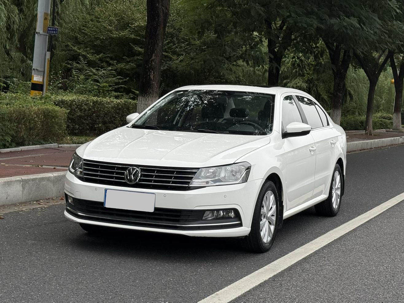 Volkswagen Lavida 2015 1.6L AT Comfort