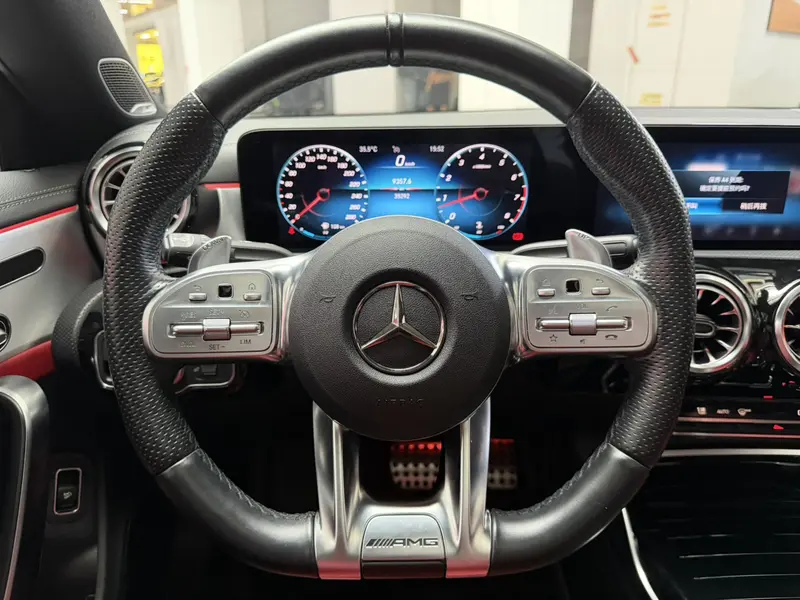 Mercedes-Benz CLA AMG — фото 9