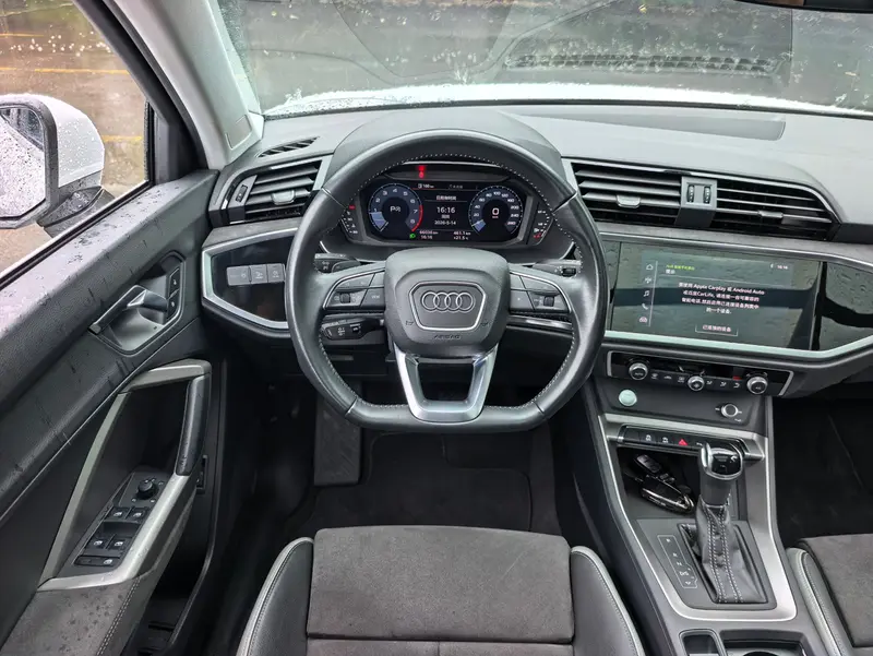Audi Q3 — фото 11