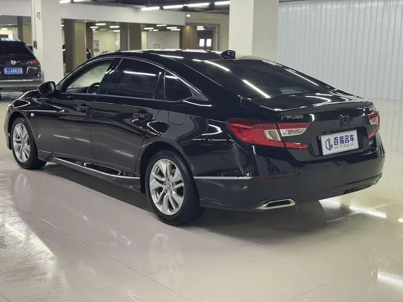 Honda Accord — фото 4