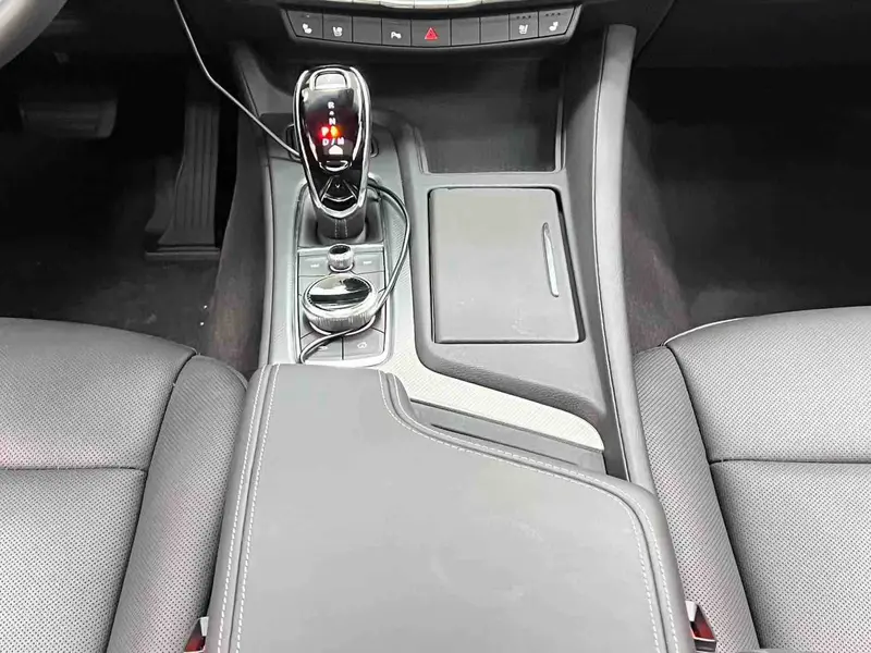 Cadillac CT5 — фото 15