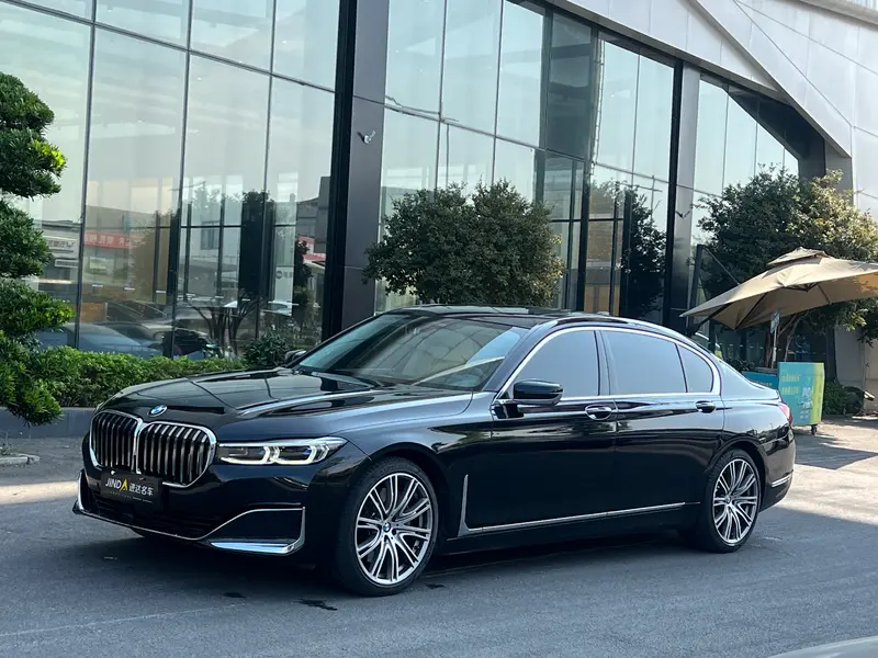 BMW 7 Series — фото 1