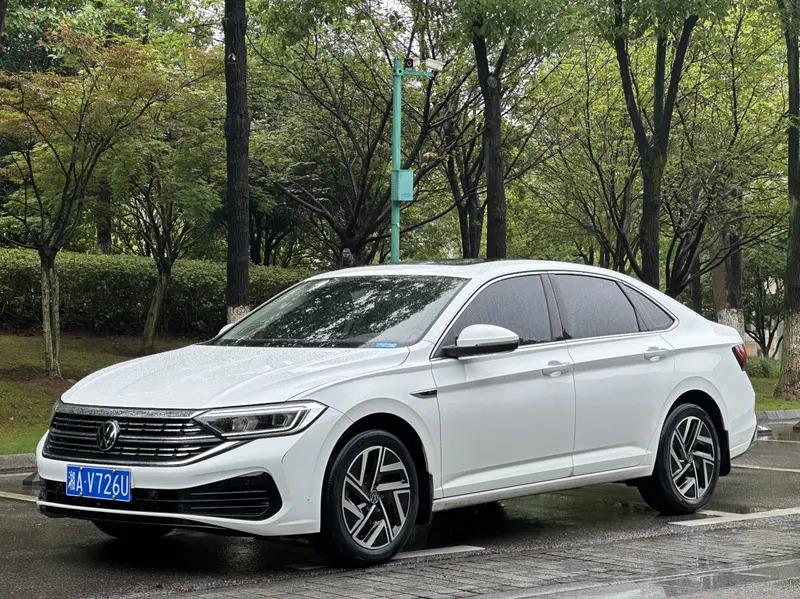 Volkswagen Sagitar 300 TSI DSG