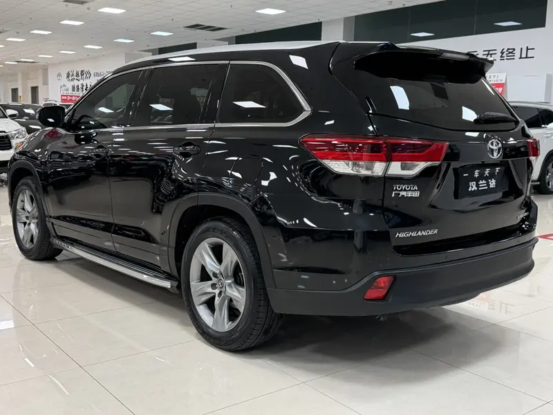 Toyota Highlander — фото 4