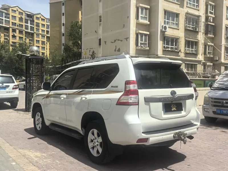 Toyota Prado — фото 4