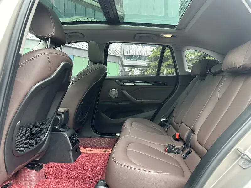 BMW X1 sDrive20Li премиум — фото 13
