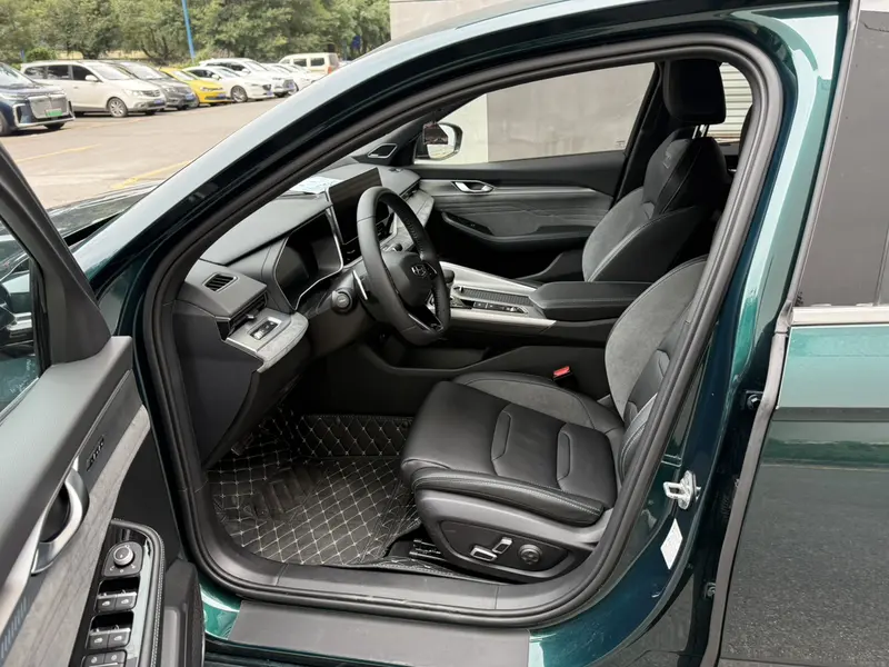 Geely Xingrui 2.0 T — фото 9