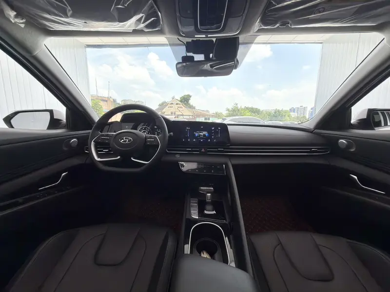 Hyundai 1.5 L CVT LUX Premium — фото 9
