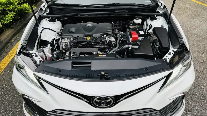 Toyota Camry — фото 11