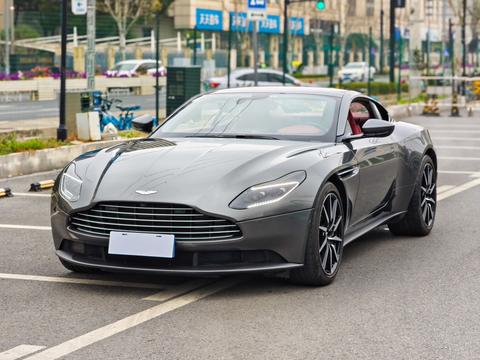 Aston Martin DB11