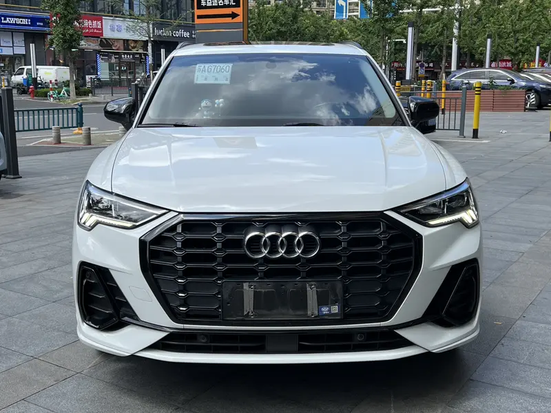 Audi Q 3 35 TFSI — фото 2