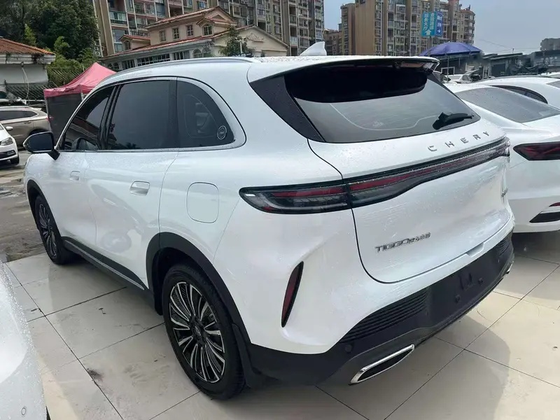 Chery Tiggo 8 1.6 T AT Premium — фото 4
