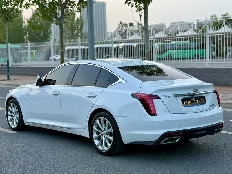Cadillac CT5 — фото 4