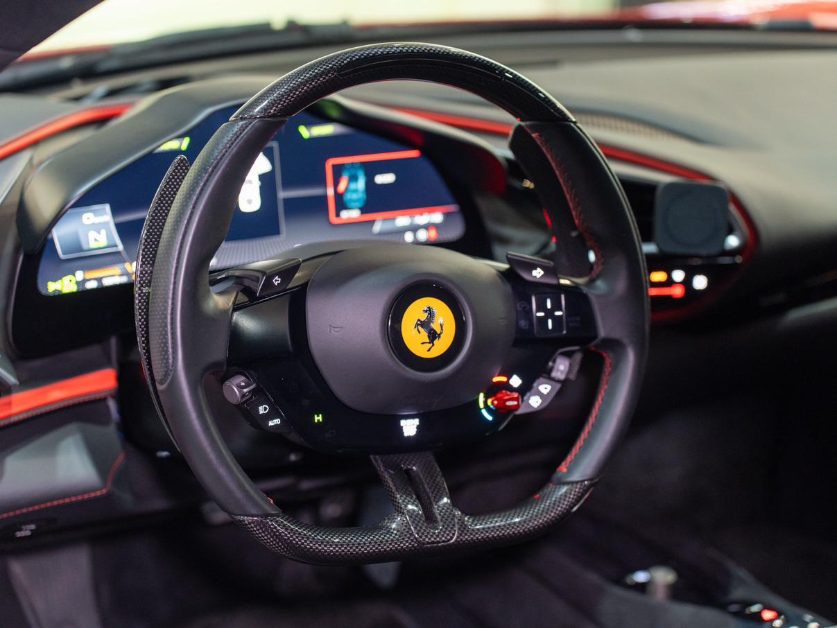 Ferrari 296: фотография 9 из 22