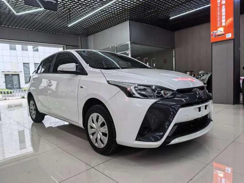 Toyota Yaris L — фото 3