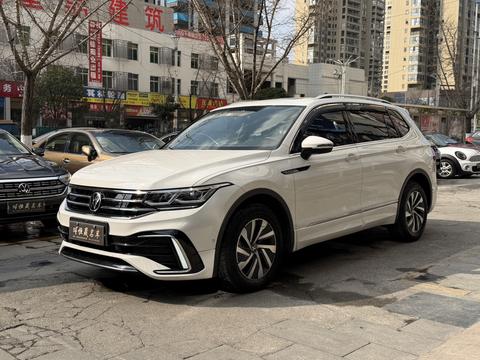 Volkswagen Tiguan L PHEV