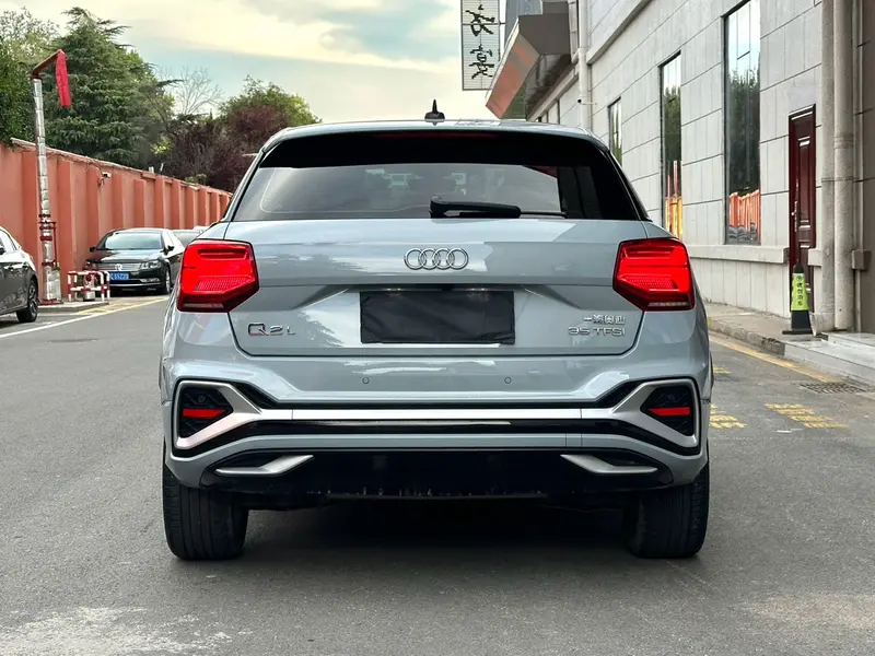 Audi Q2L — фото 3