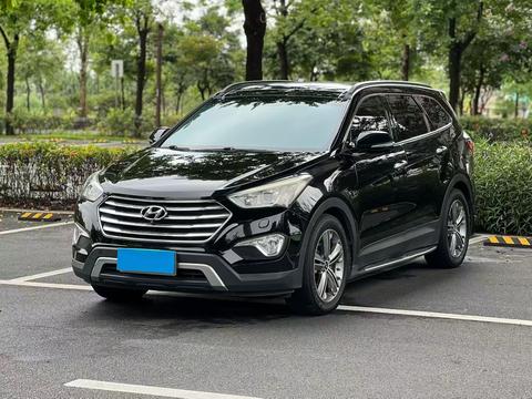Hyundai Grand Santa Fe
