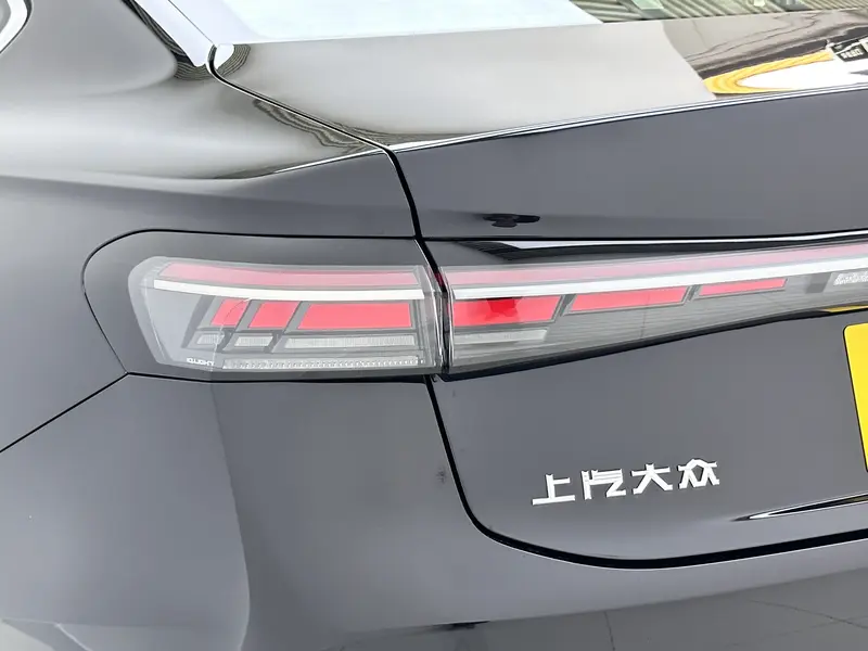 Volkswagen Passat — фото 10