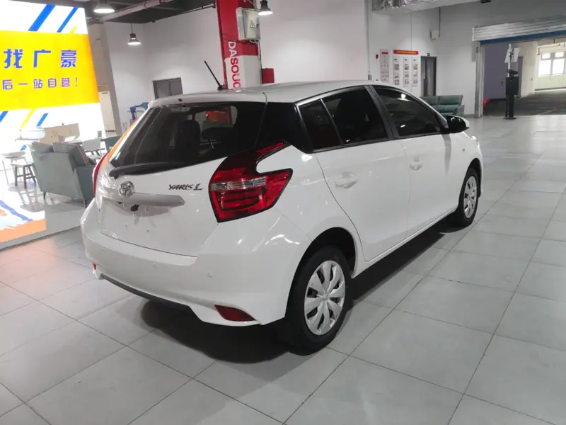 Toyota Yaris L — фото 6