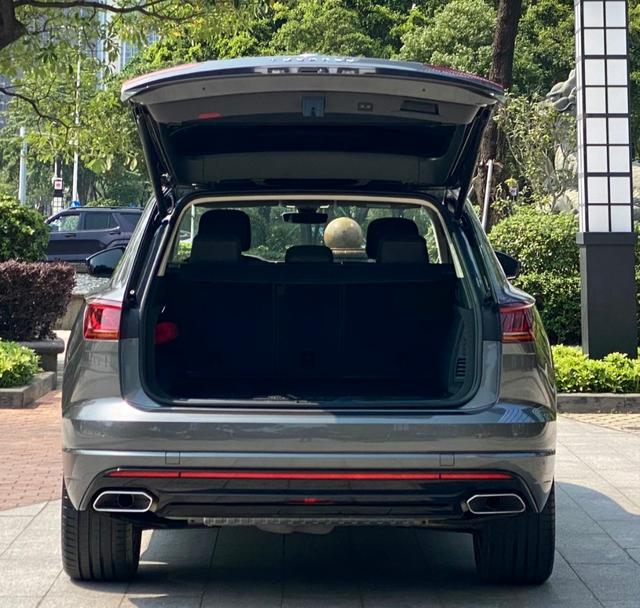 Volkswagen Touareg id 4392280 из Китая 11