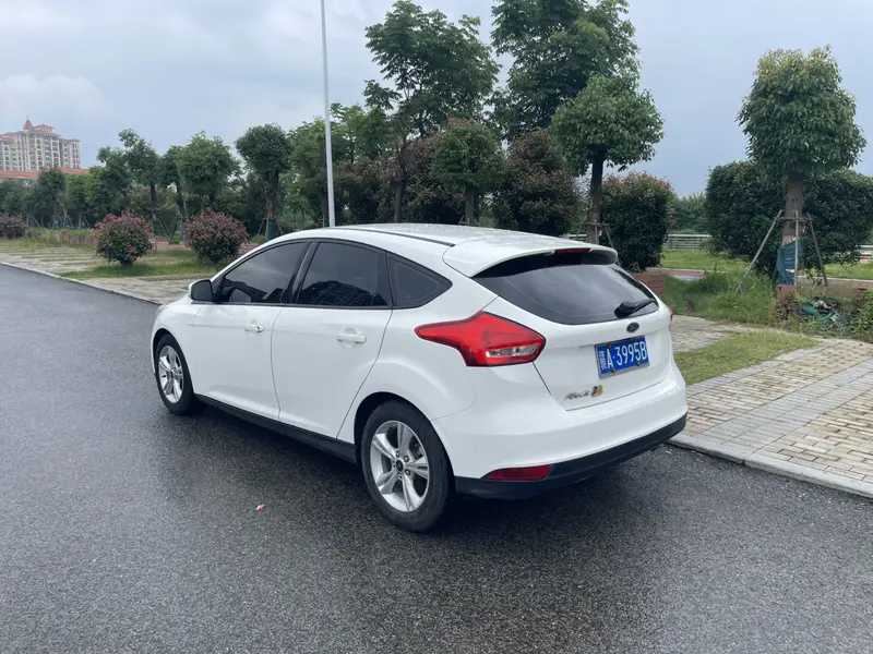 Ford Focus 1.6 L AT Comfort — фото 4