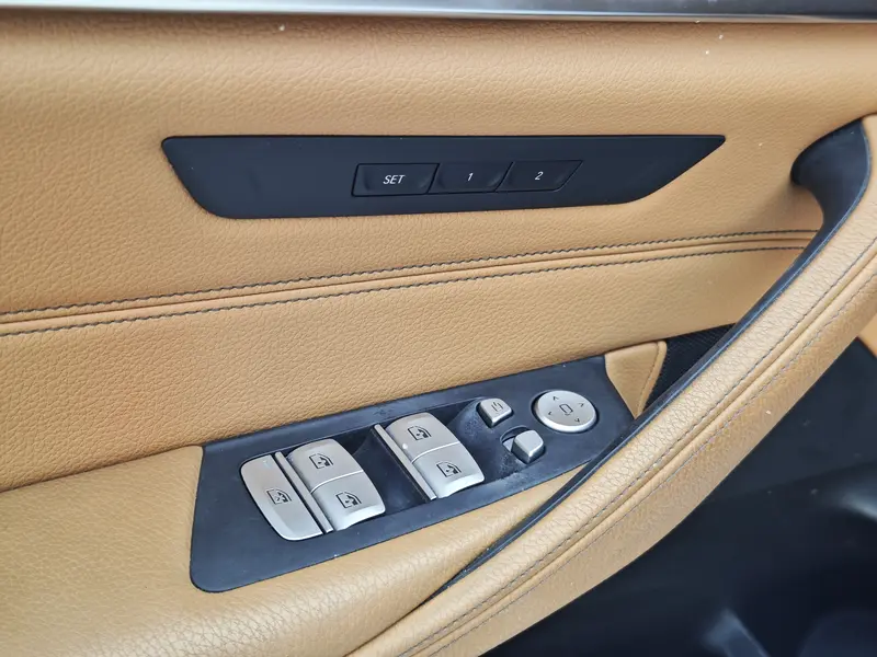 BMW 5 Series — фото 16