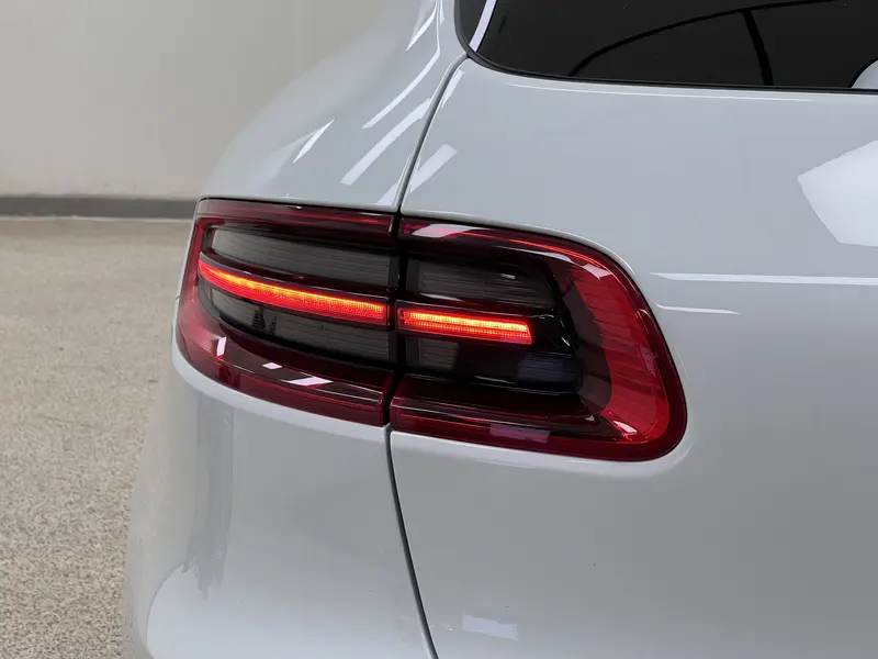 Porsche Macan 2.0 T — фото 9