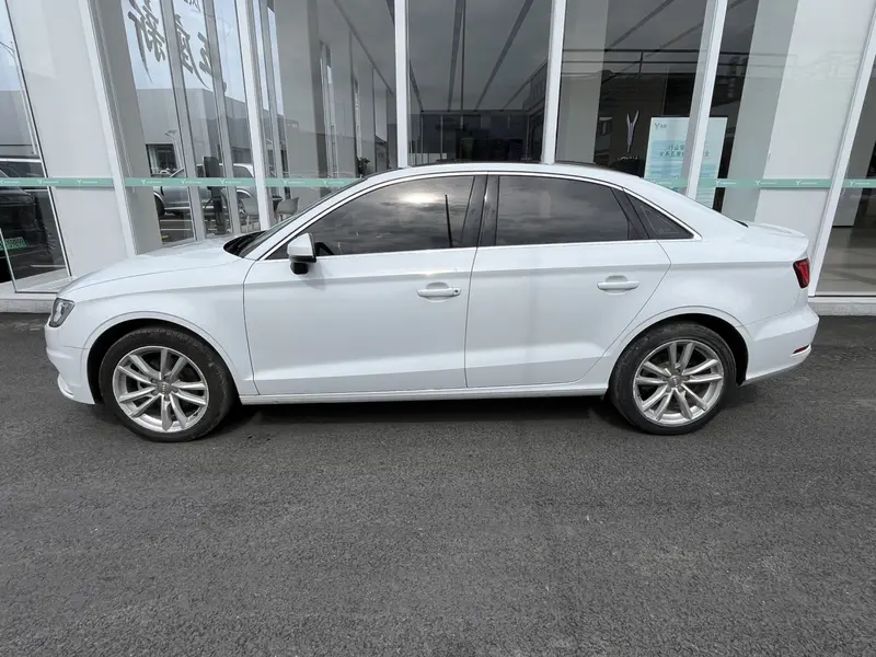 Audi A3 Limousine 35 TFSI — фото 3