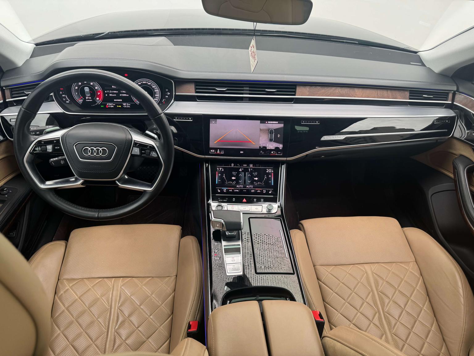 Audi A8: фотография 12 из 22