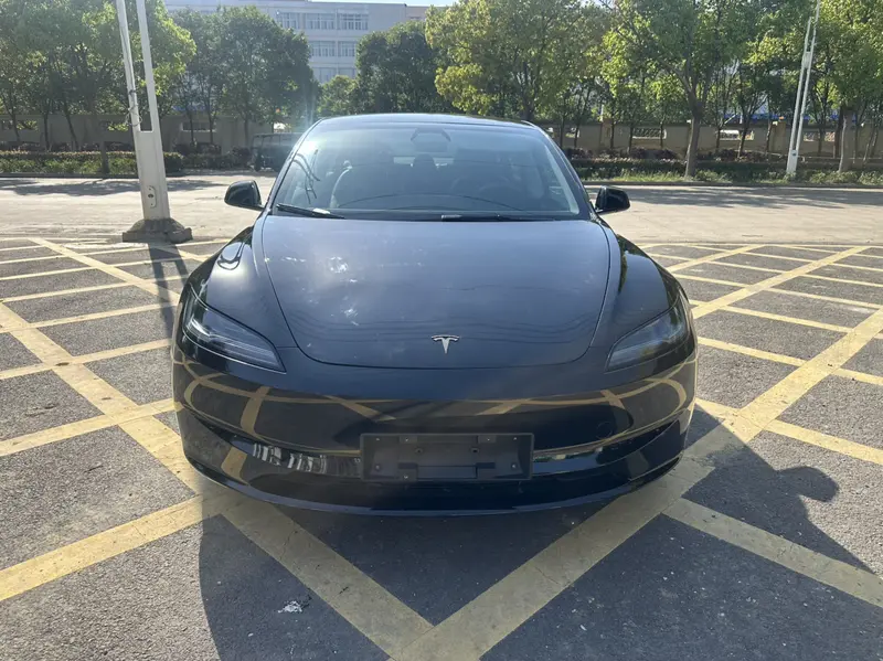 Tesla Model 3 — фото 2