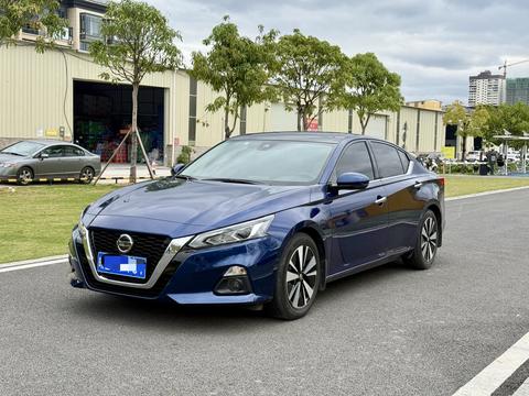 Nissan Teana