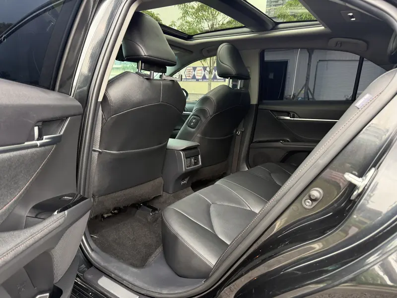 Toyota Camry 2.5 G Luxury — фото 11