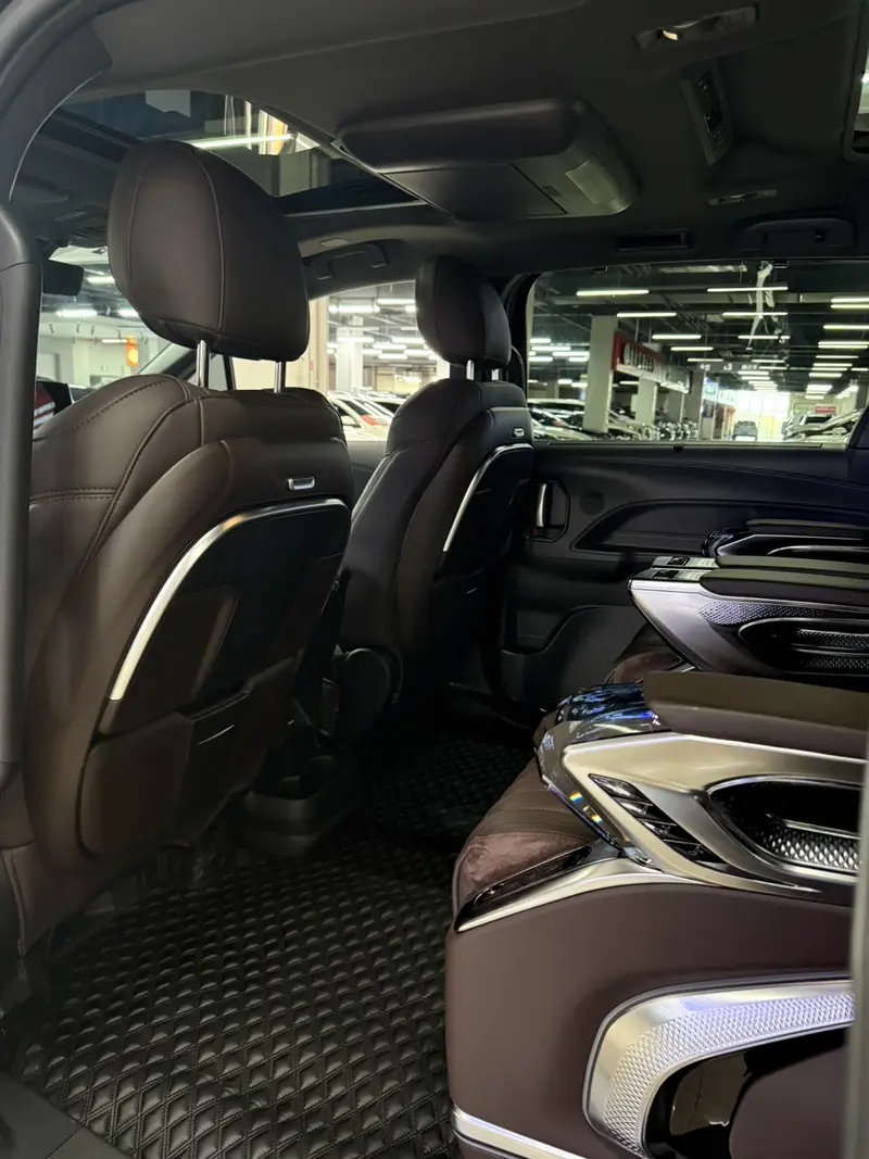 Toyota Granvia — фото 9