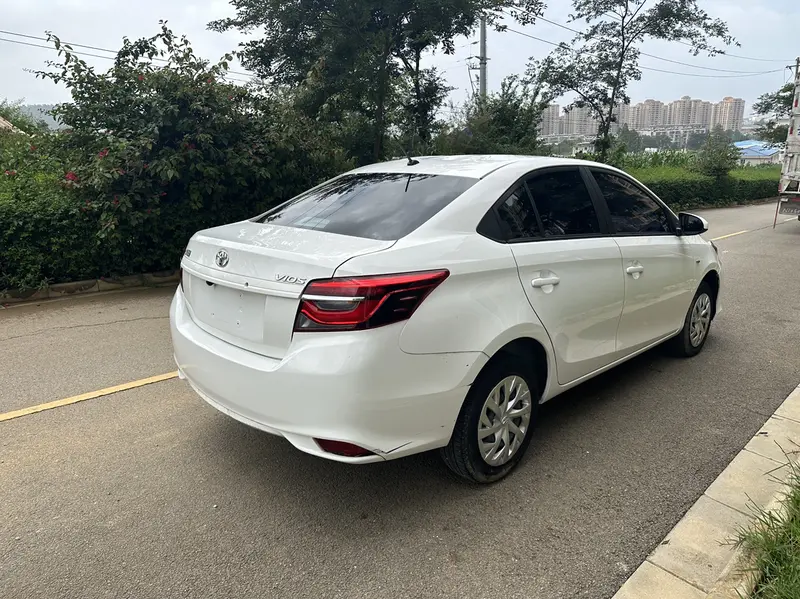Toyota Vios — фото 6