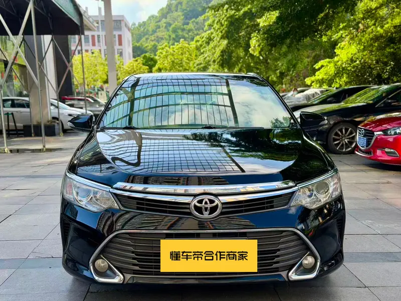 Toyota Camry — фото 2