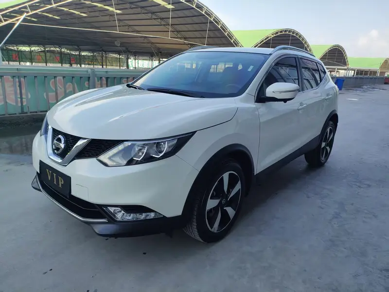 Nissan Qashqai — фото 1