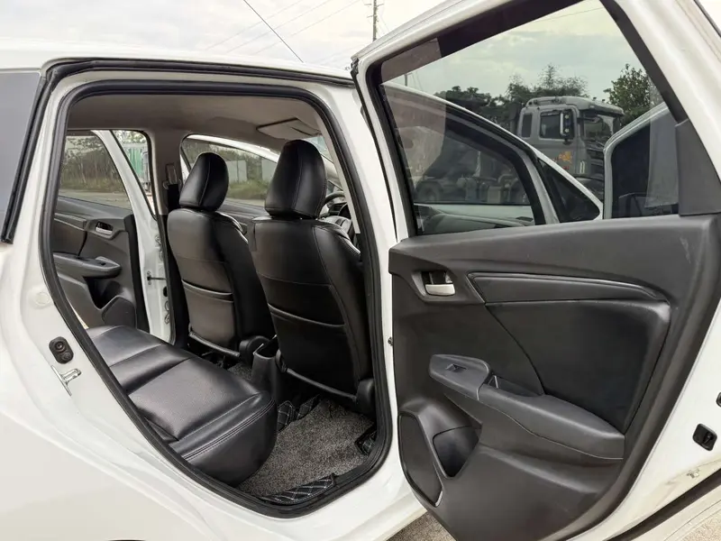 Honda Fit — фото 9