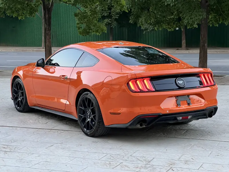 Ford Mustang 2.3T EcoBoost — фото 4
