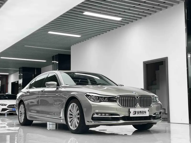 BMW 7 Series — фото 3