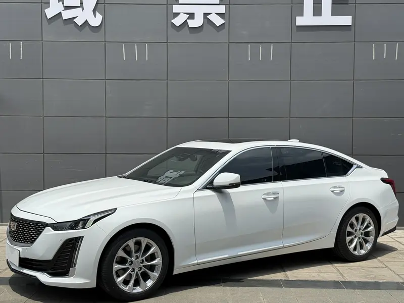 Cadillac CT5 — фото 1